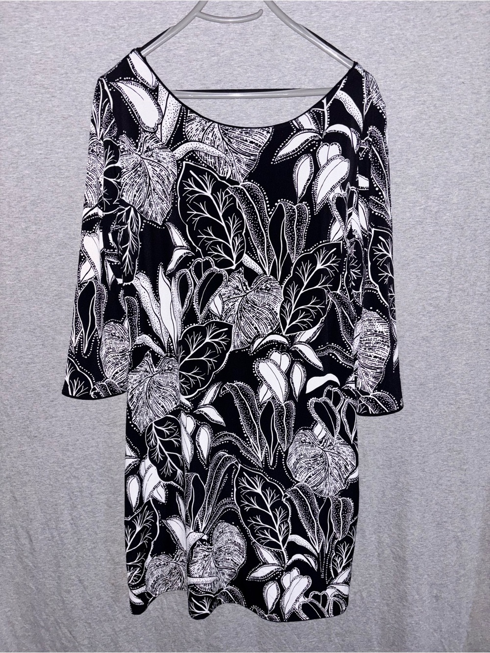 White House Black Market Black & White Leaf-Print Midi Dress Reversible Size L